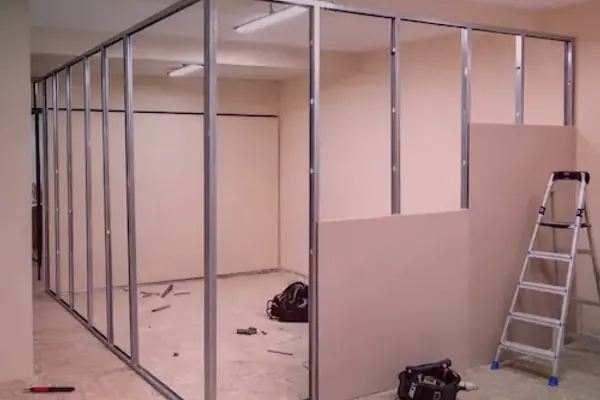 Divisiones de ambientes para una página local de Villa Nueva, imagen de apoyo no asociada a una obra específica